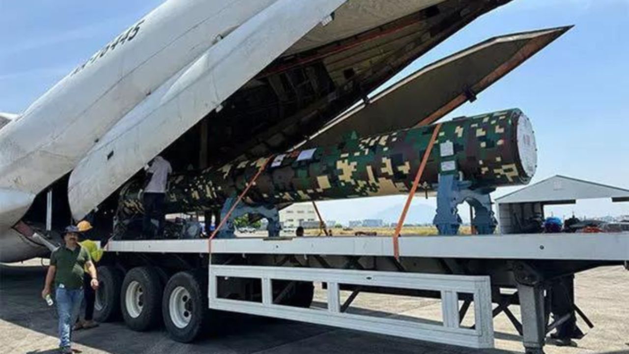 Usthadian Academy / India Delivers First Batch of BrahMos Missiles to Philippines | 22apr 2024 Usthadian Academy / India Delivers First Batch of BrahMos Missiles to Philippines